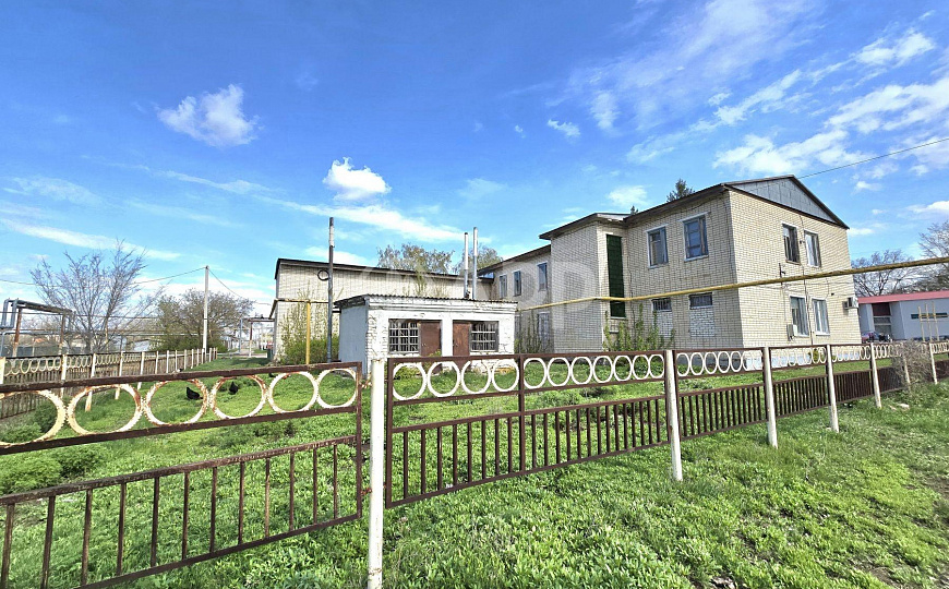 Продам отдельно стоящее здание с земельным участком, 1 462 м² фото