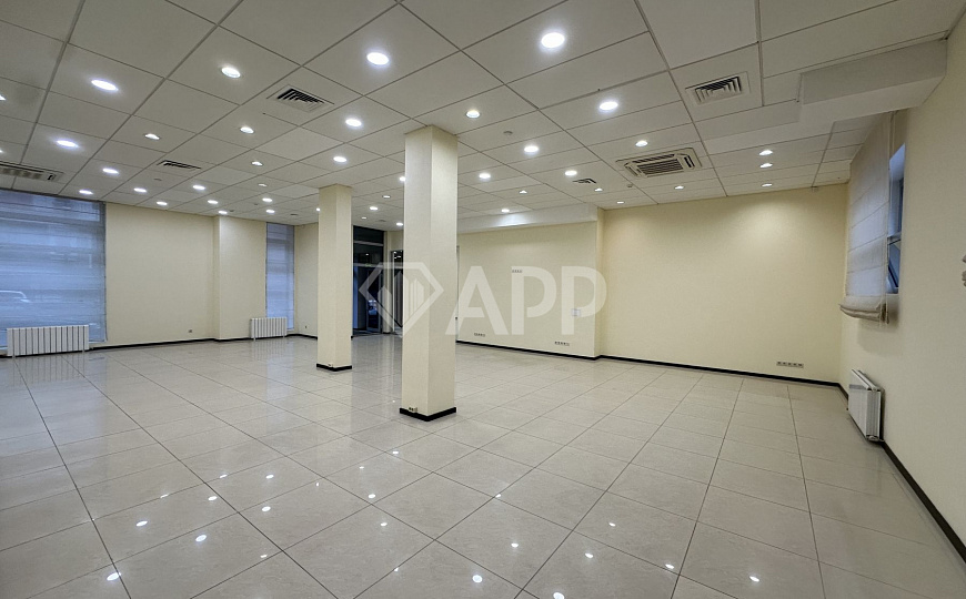 Помещение свободного назначения в центре Казани фото