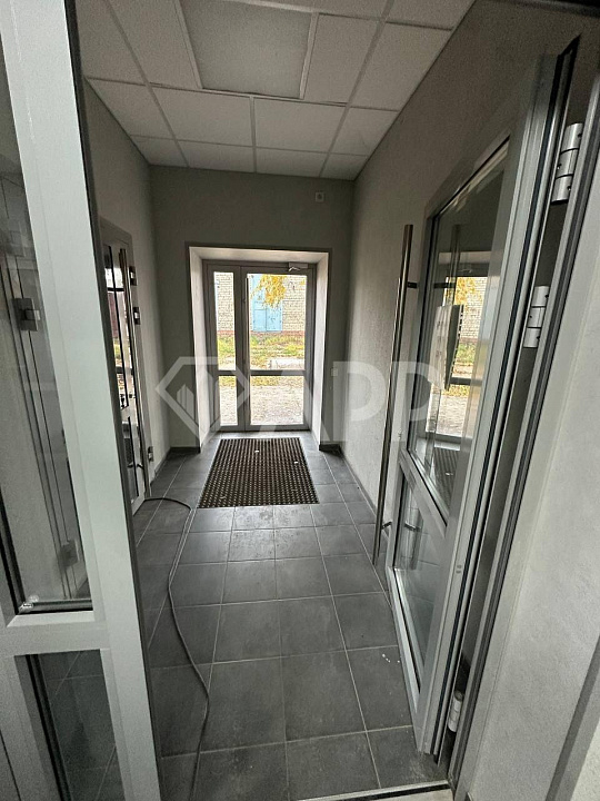 Производственное теплое помещение 900м² с кран-балкой фото