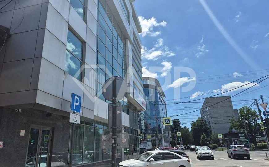 Сдам офисное помещение, 600 м² фото
