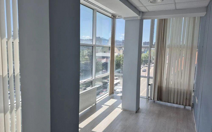 Сдаю офисное помещение, 140 м² фото