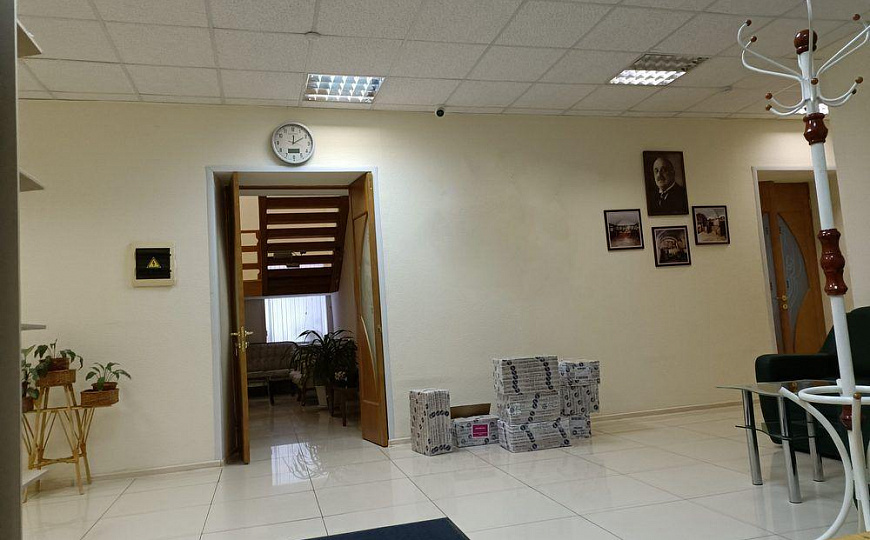 Здание  600 м²  на Маркса.  фото