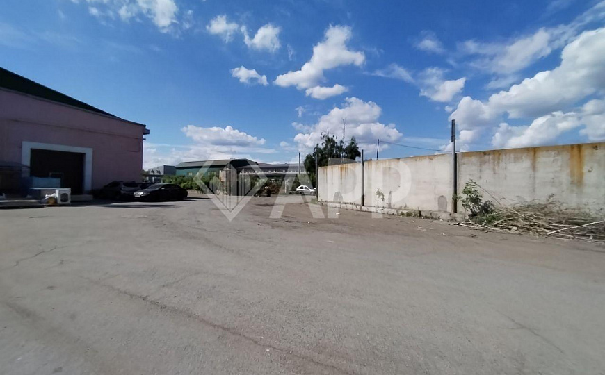 Сдаю утепленное складское помещение 150 м² с прилегающей территорией фото