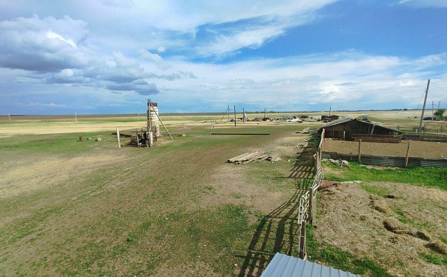 Земельный участок с постройками!!! фото