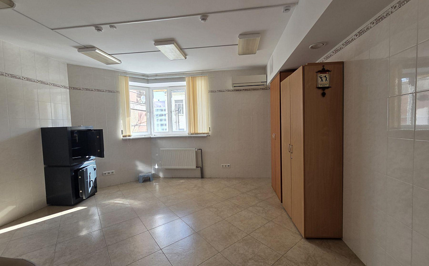 Сдам офисное помещение, 250 м² фото