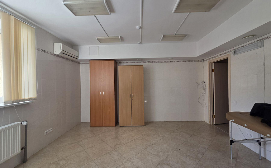 Сдам офисное помещение, 250 м² фото
