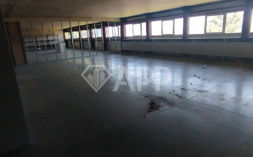 Сдам отдельно стоящее здание, 2 500 м² фото