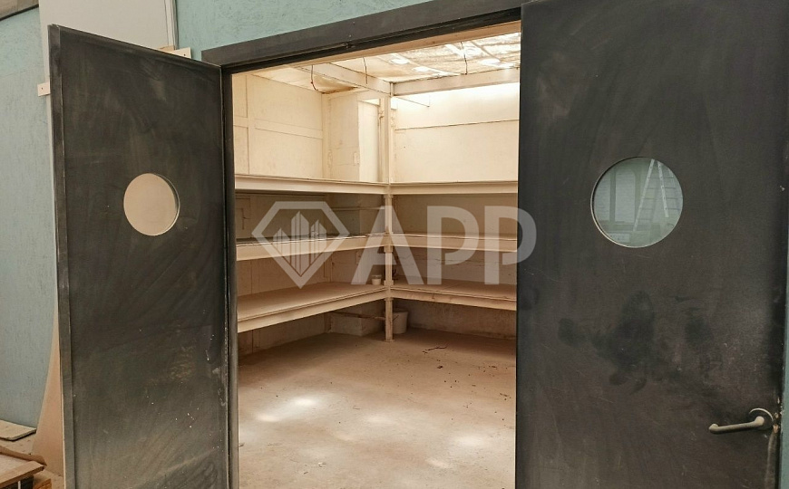 Аренда производственного помещения (1542 м²) с Ж/Д веткой фото