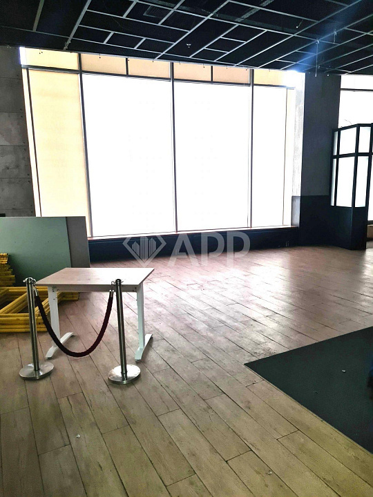 Сдам помещение в торговом центре, 309 м² фото