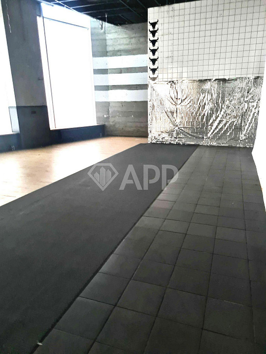 Сдам помещение в торговом центре, 309 м² фото