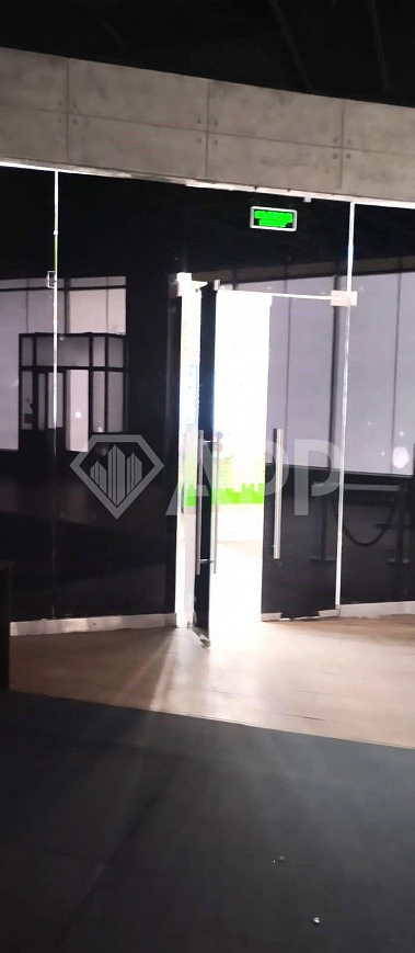 Сдам помещение в торговом центре, 309 м² фото