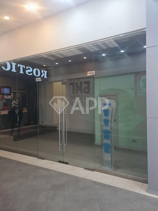 Сдам помещение в торговом центре, 100 м² рядом с метро!  фото