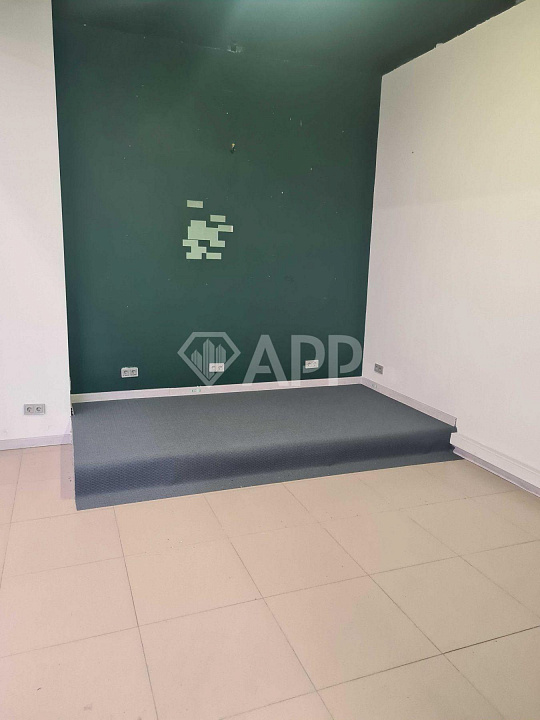 Сдам помещение в торговом центре, 100 м² рядом с метро!  фото