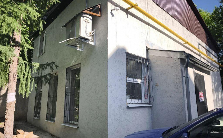 Помещение с антресолью и вторым светом 95 м² в центре Самары фото