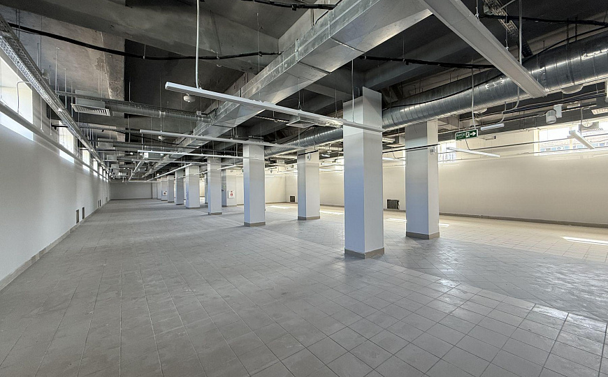 Сдам офисное помещение,  от 500 до 1500 м² фото
