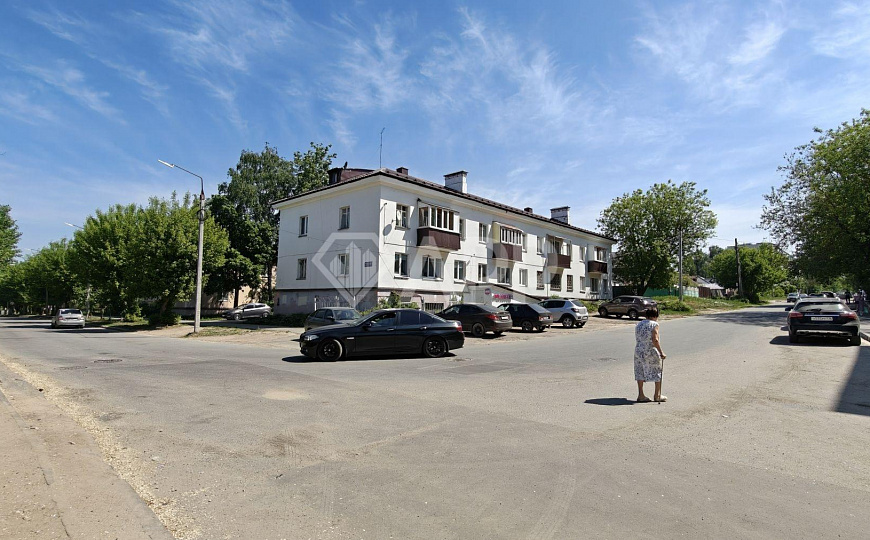 Торговая площадь 102м² в жилом районе. фото