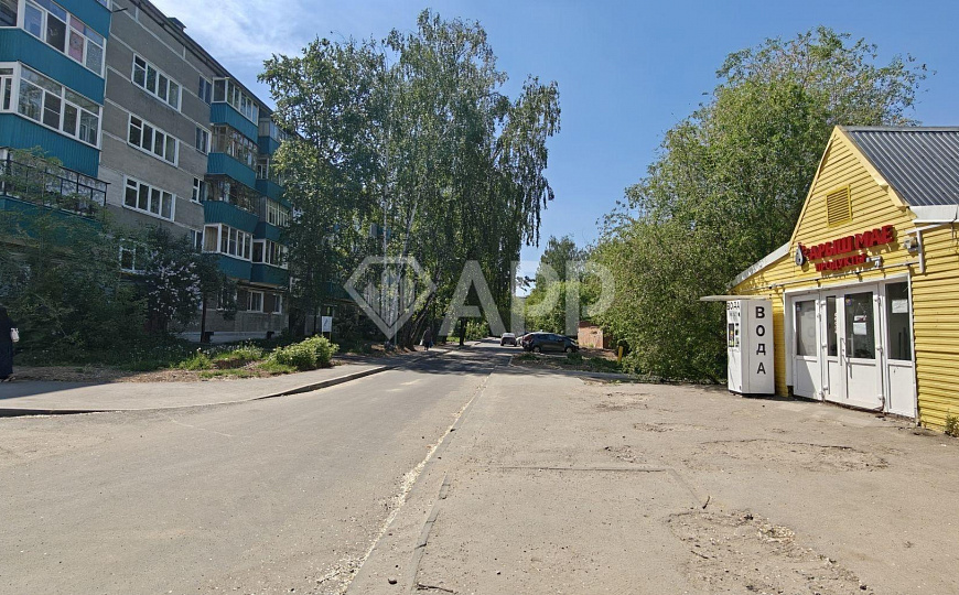 Торговая площадь 102м² в жилом районе. фото