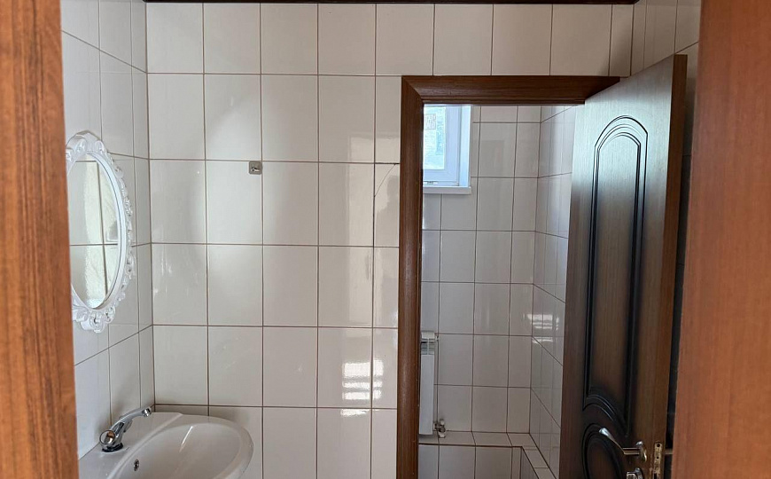 Продам помещение на красной линии фото