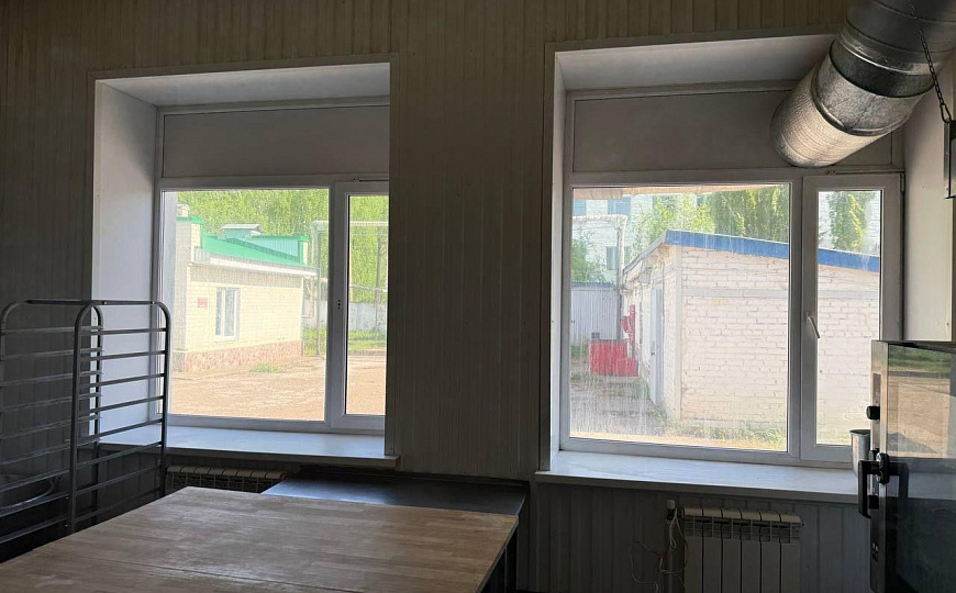 Продам помещение на красной линии фото