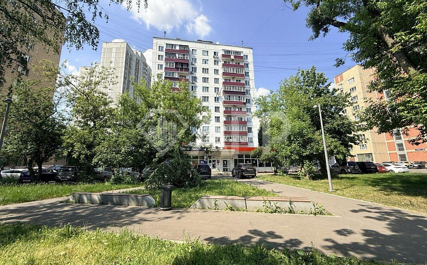 Сдам торговое помещение, 141,5 м² фото