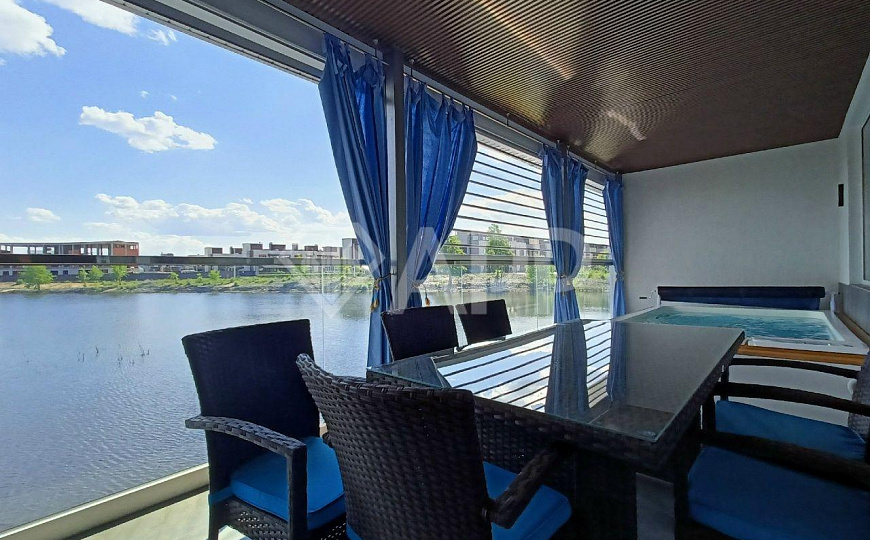 Готовый бизнес премиум-класса: Банный комплекс (400 м²) на первой линии Волги с видом на яхты фото