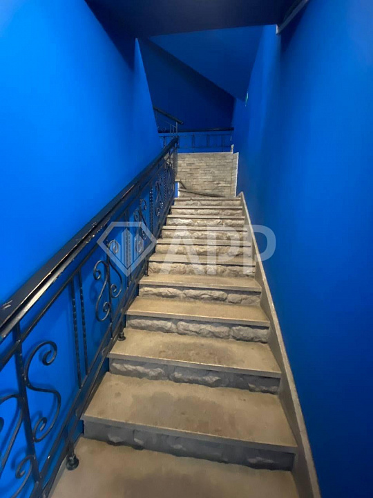 Сдаю офис 147 м² с парковкой в центре  фото