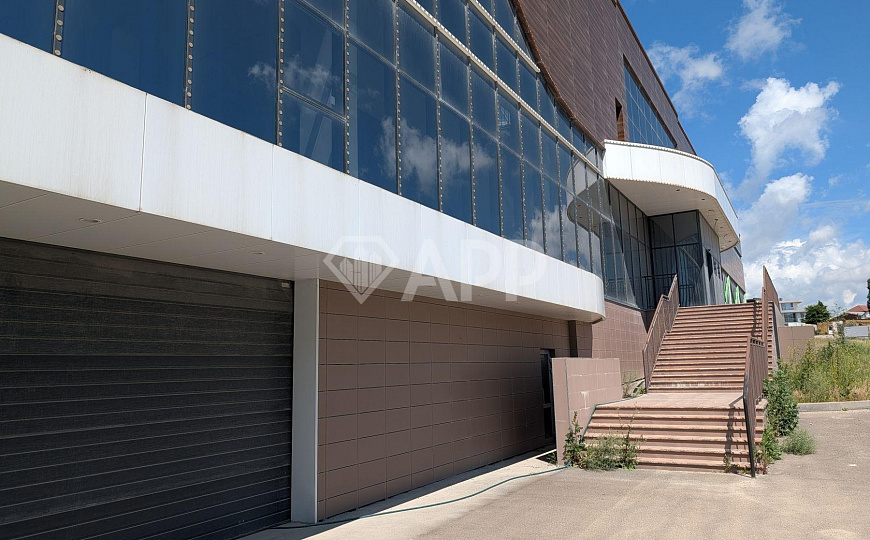 Продам торговый центр, 6 000 м² фото