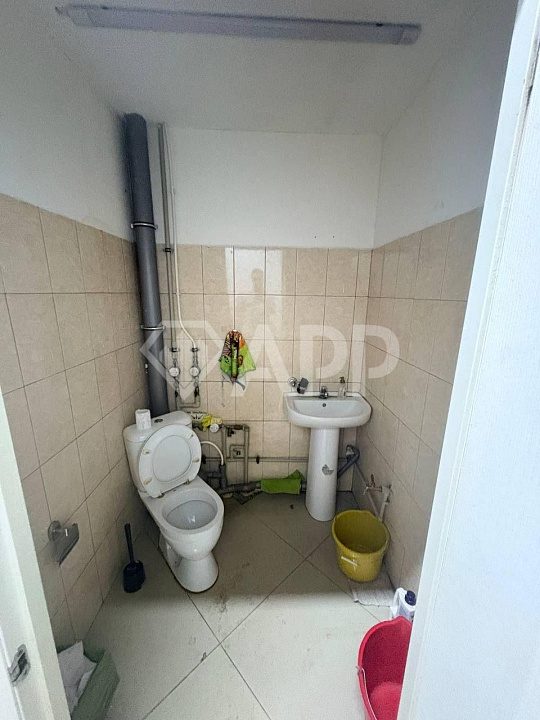 Сдаю торговое помещение, 320 м² фото