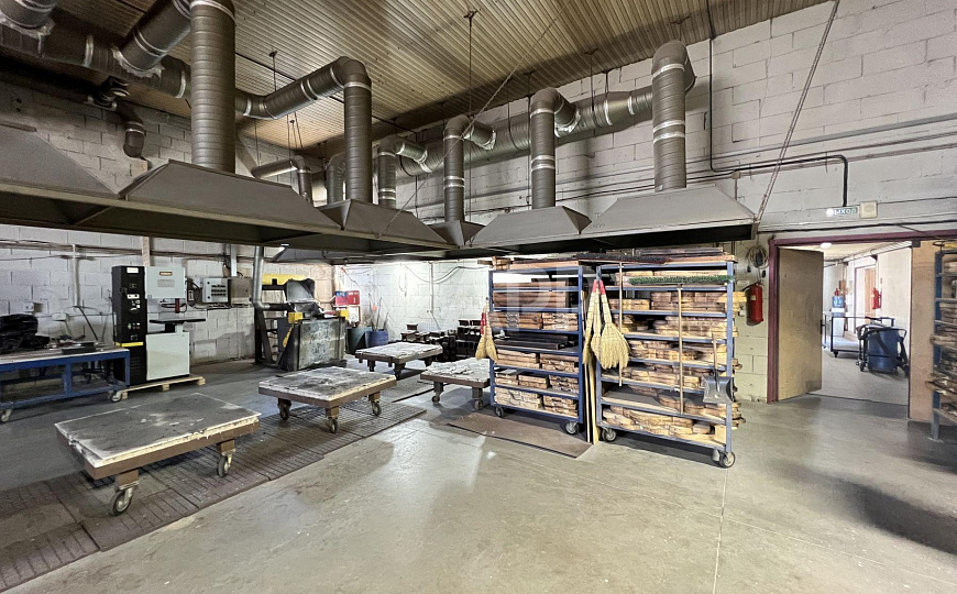 Продаю производственное помещение, 940 м² на 30 сот. фото