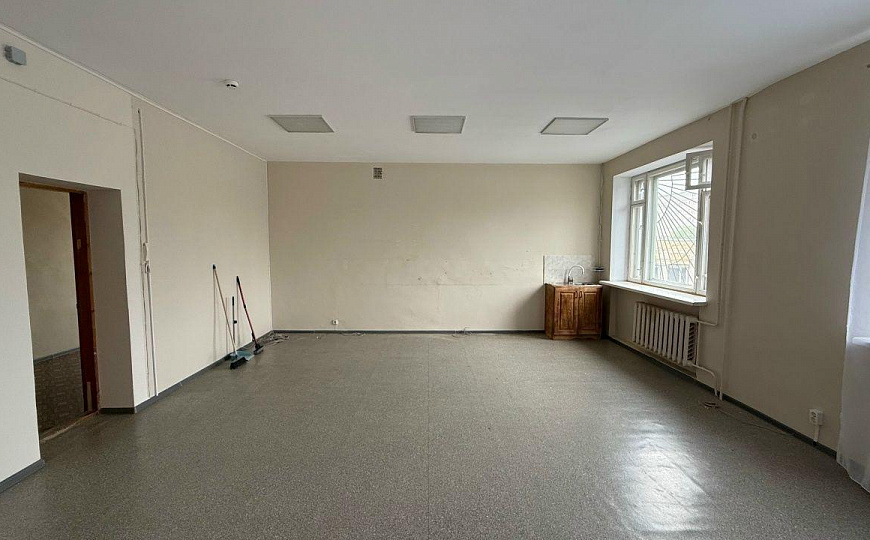 Сдам офисное помещение, 41,8 м² с водой фото