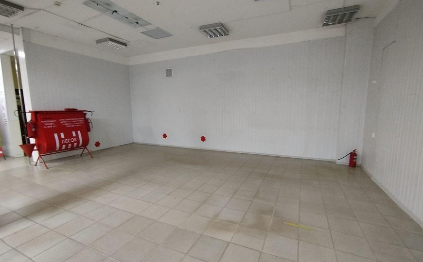 Торгово-офисное помещение 650 м2 фото