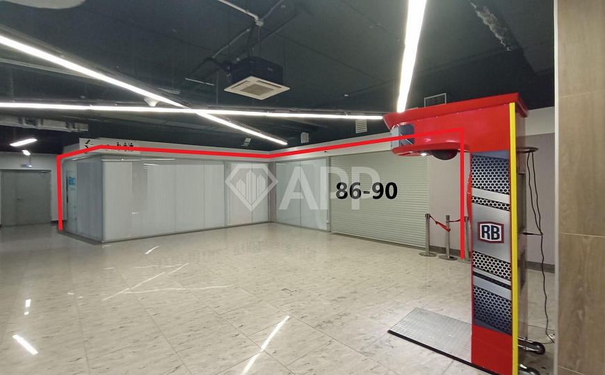 Сдам Помещение в ТЦ Самолёт, 143.5 м²   фото