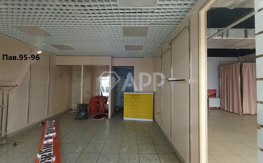 Сдам Помещения в ТЦ Самолёт от 24 м²   фото