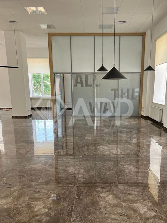 Сдаю офис с ремонтом  238 м² фото
