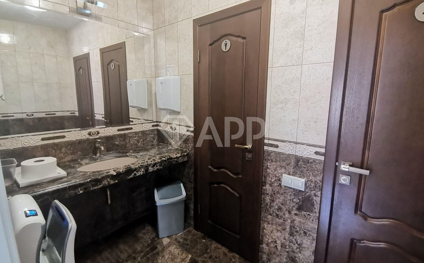 Сдаю офис с ремонтом  238 м² фото
