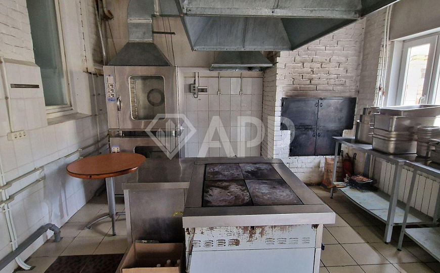 Общепит с оборудованием в БЦ/Парковка, 247 м2 фото