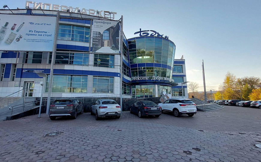 Продажа здания в деловом центре города. фото