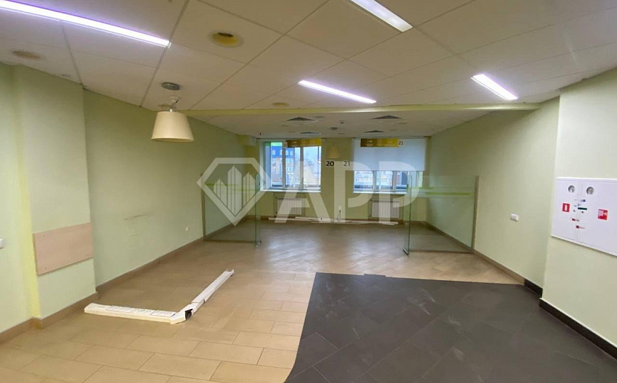 Сдаю офисное помещение 707,6м² в удобной локации фото