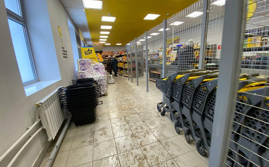 Продажа здания с арендаторами фото