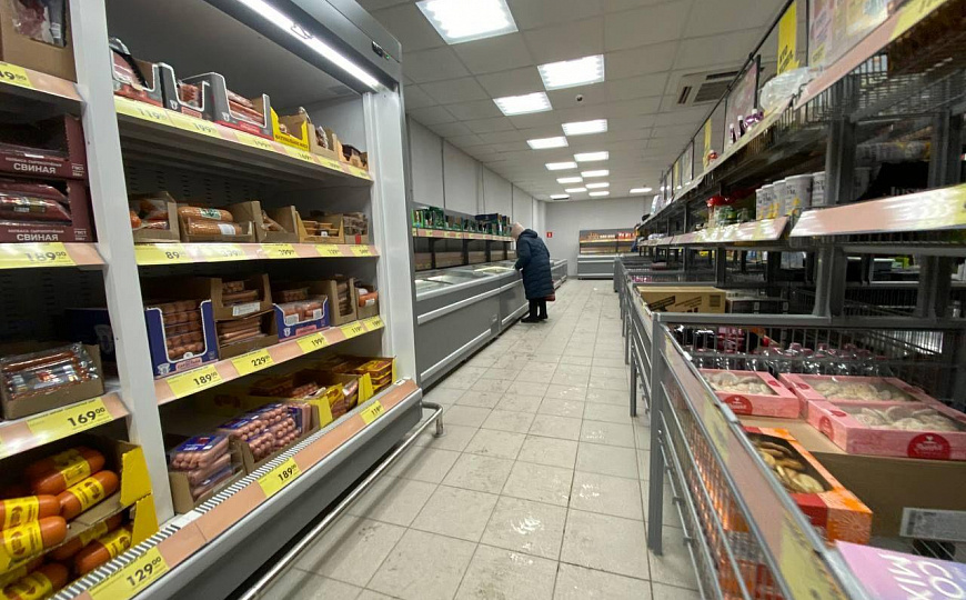 Продажа здания с арендаторами фото