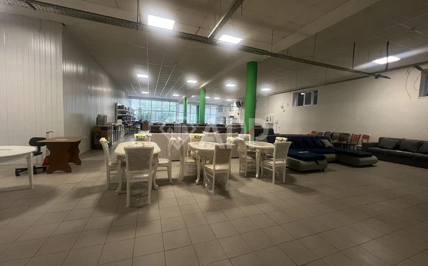 Продам торговое помещение, 2 800 м² фото