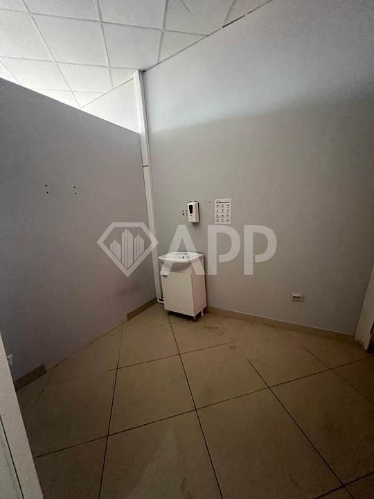 Сдам офисное помещение, 64 м². До 128 м² фото