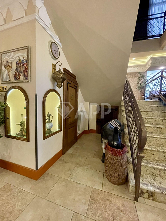 Отдельно стоящее здание, 1500 м² фото