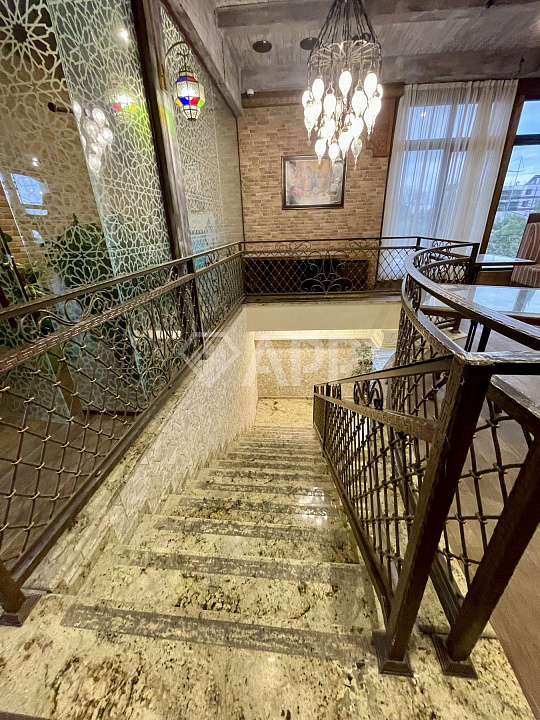 Отдельно стоящее здание, 1500 м² фото
