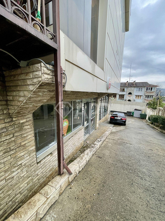 Отдельно стоящее здание, 1500 м² фото