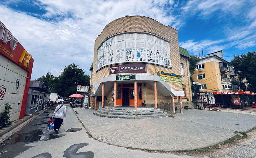 Помещение в оживленном месте, 150 м² фото