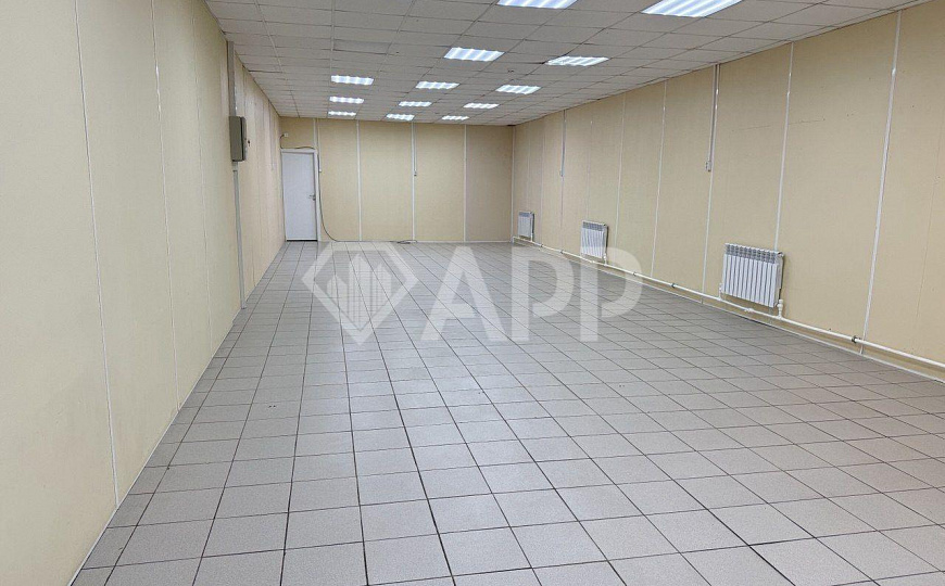 Сдам торговое помещение, 90 м² фото