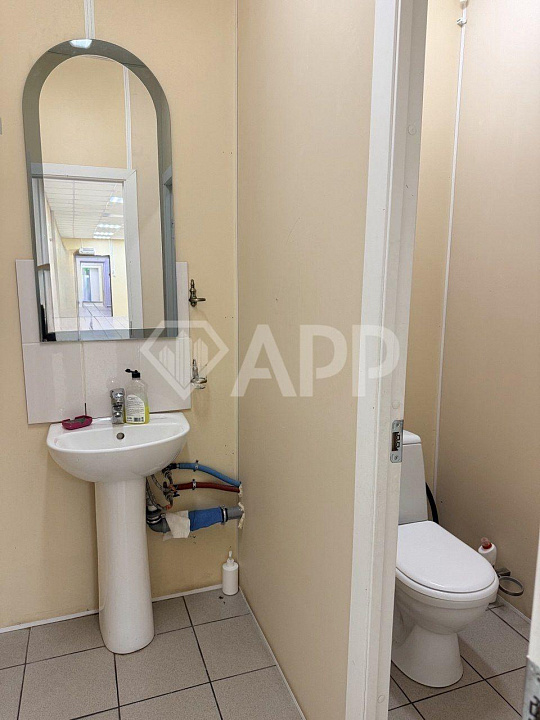 Сдам торговое помещение, 90 м² фото