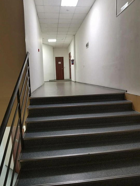 Здание 1026,4 м2, 3 этажа в центре Каргаска фото