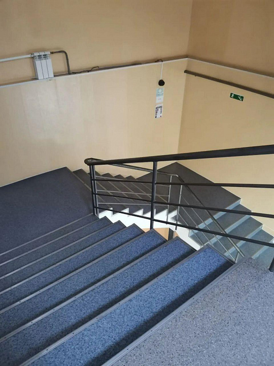 Здание 1026,4 м2, 3 этажа в центре Каргаска фото